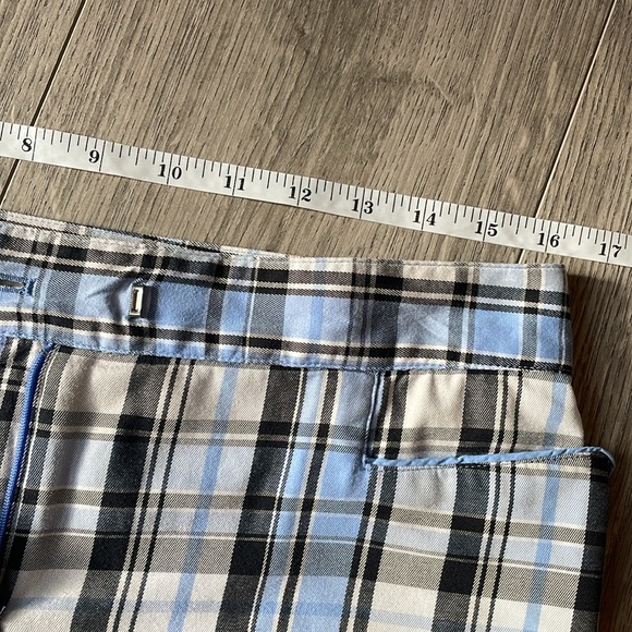 IZOD Blue & White Plaid Golf Skort with Pockets . - Picture 6 of 7